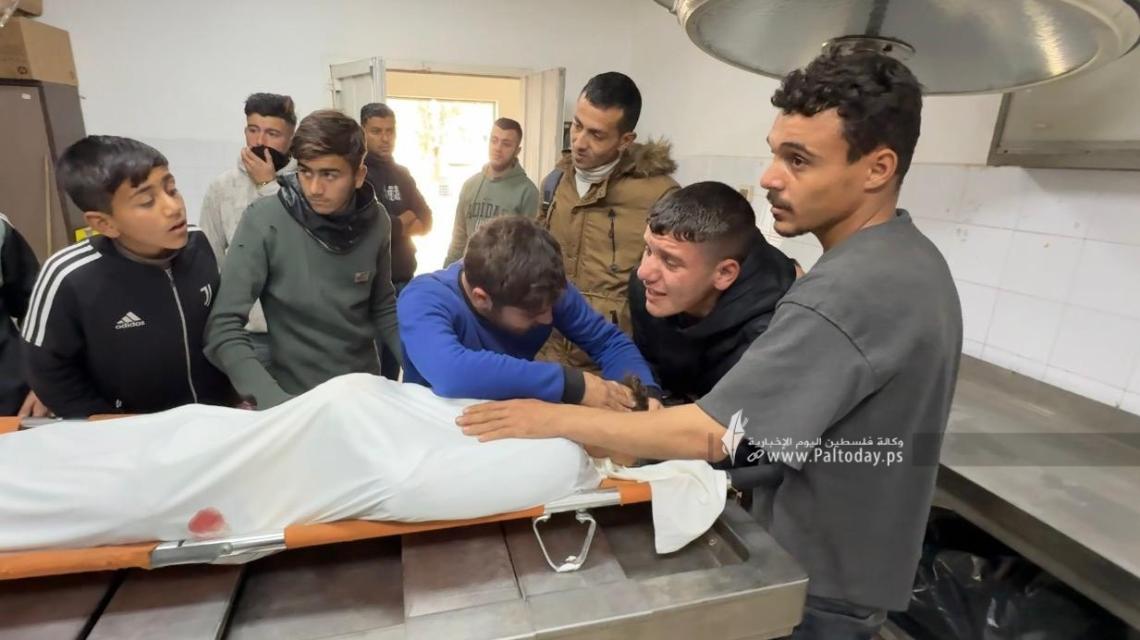 جانب من وداع الشهيد رمضان دردونة الذي ارتقى برصاص الاحتلال فجر اليوم شمال قطاع غزة