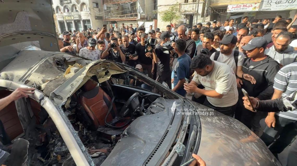 شهيد واصابات بعد استهداف "إسرائيلي" من طائرة مسيّرة سيارة مدنية في شارع الشُّهداء قرب مفترق فلسطين بمدينة غزة.