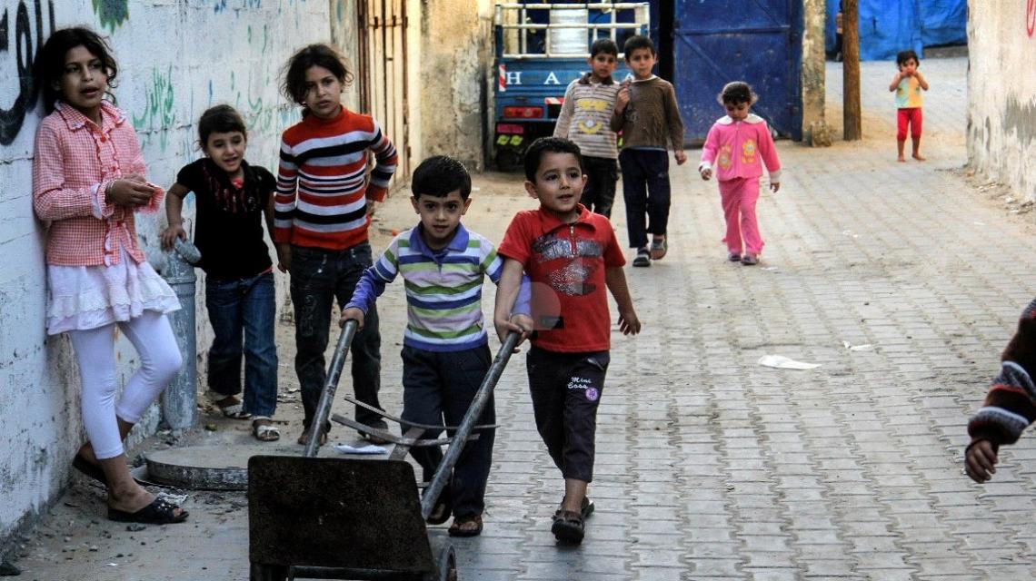 اطفال المخيمات الفلسطينيةبغزة والحياة اليومية