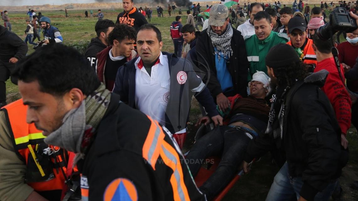 مواجهات بين المتظاهرين شرق القطاع وقوات الاحتلال في الجمعة الـ49 لمسيرة العودة