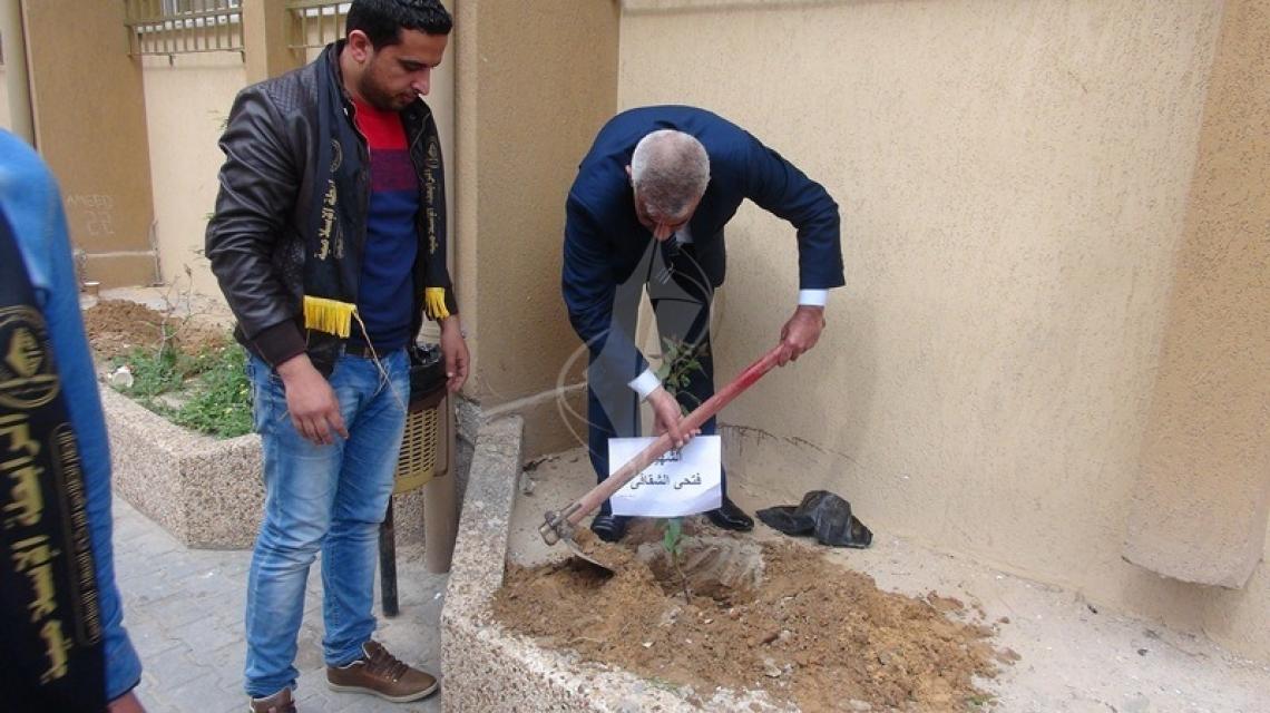بالصور:الرابطة الإسلامية تُحيي ذكرى يوم الأرض وتوزع مجلة صوت الرابطة في المدارس والجامعات