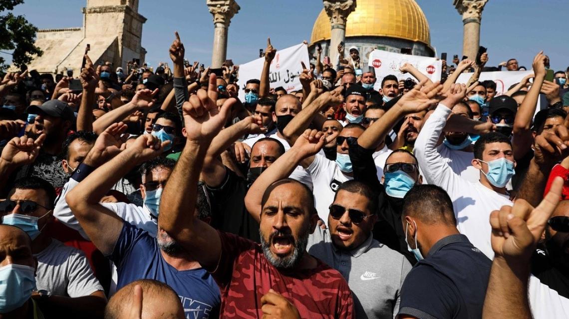 مسيرات حاشدة وغضب في المسجد الاقصى نصرة للنبي محمد وخطيب الأقصى يعلن البراءة من المطبعين 