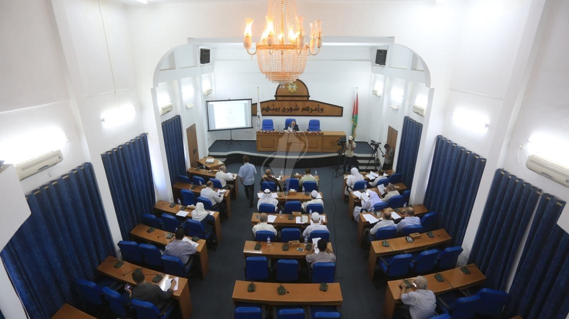 بالصور: المجلس التشريعي بغزة يعقد جلسة حول أزمة الكهرباء