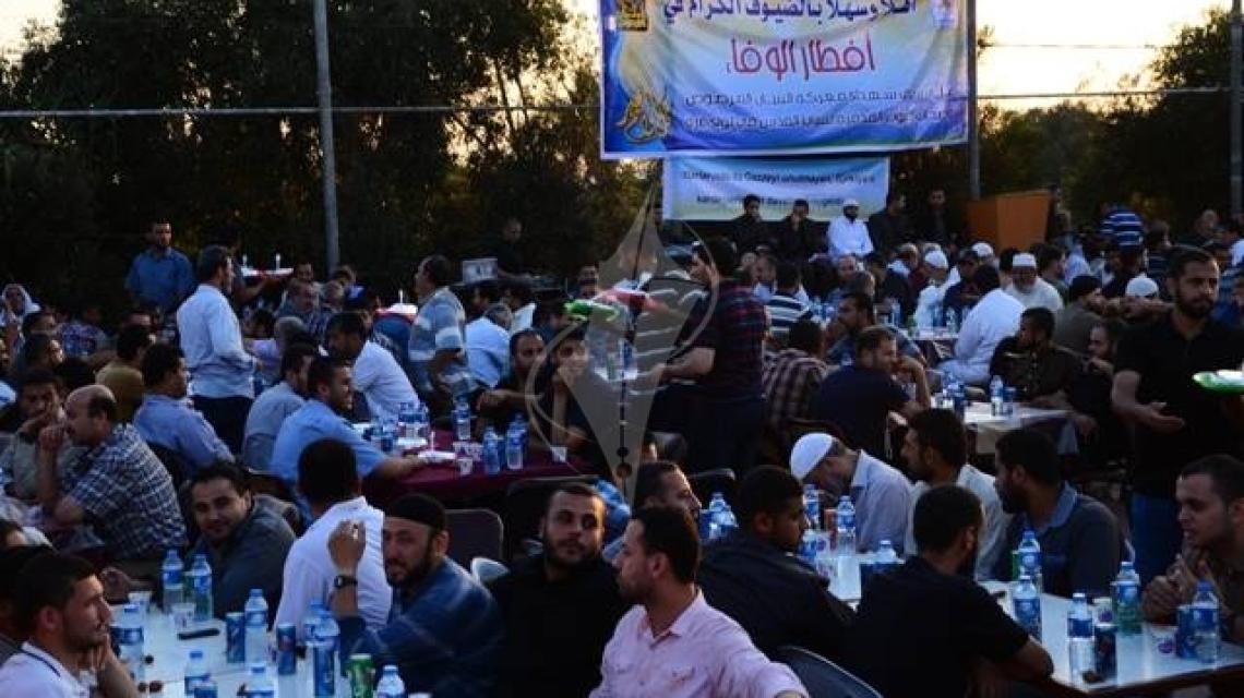 بالصور:سرايا القدس تنظم إفطاراً جماعياً لعوائل الشهداء وأصحاب البيوت المدمرة