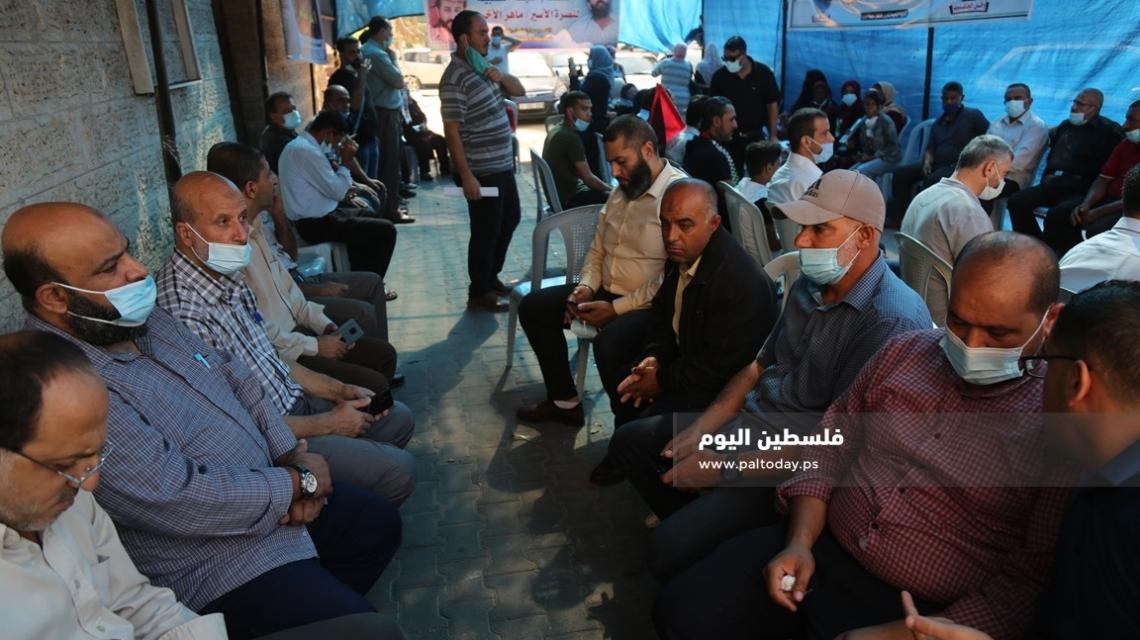 لجنة الاسرى تواصل الاعتصام امام مقر الصليب الاحمر بغزة تضامنا مع الاسير ماهر الاخرس