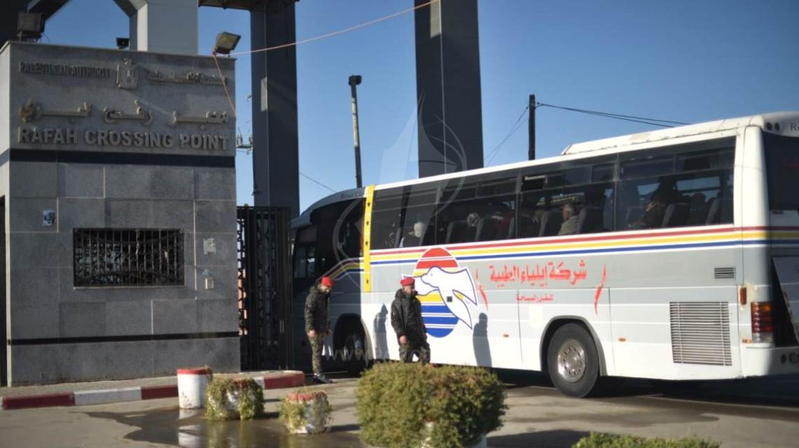  فتح معبر رفح البري امام حركة المسافرين