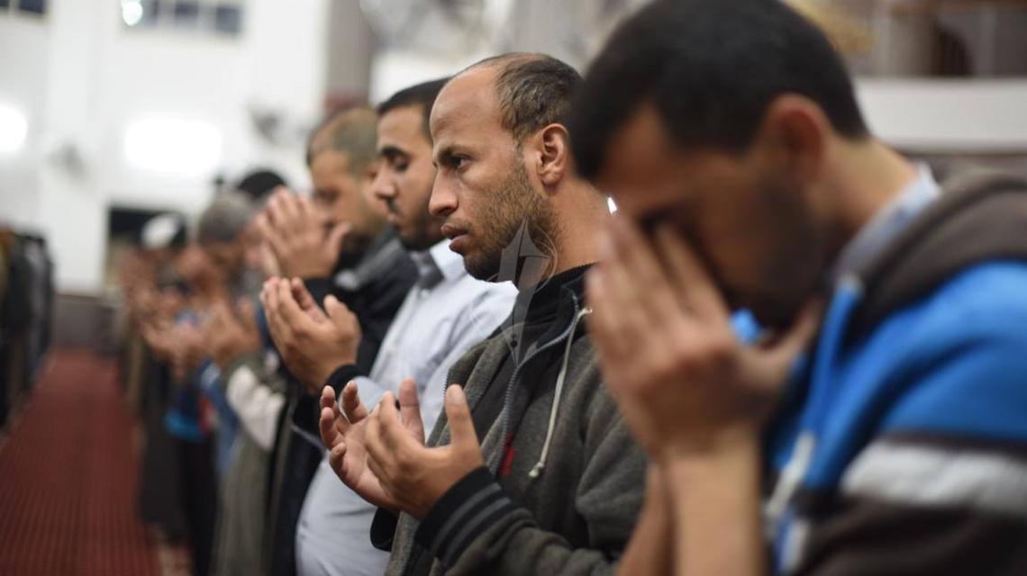 بالصور:الجهاد بغزة تقيم ليلة قيام نصرة للمسجد الأقصى