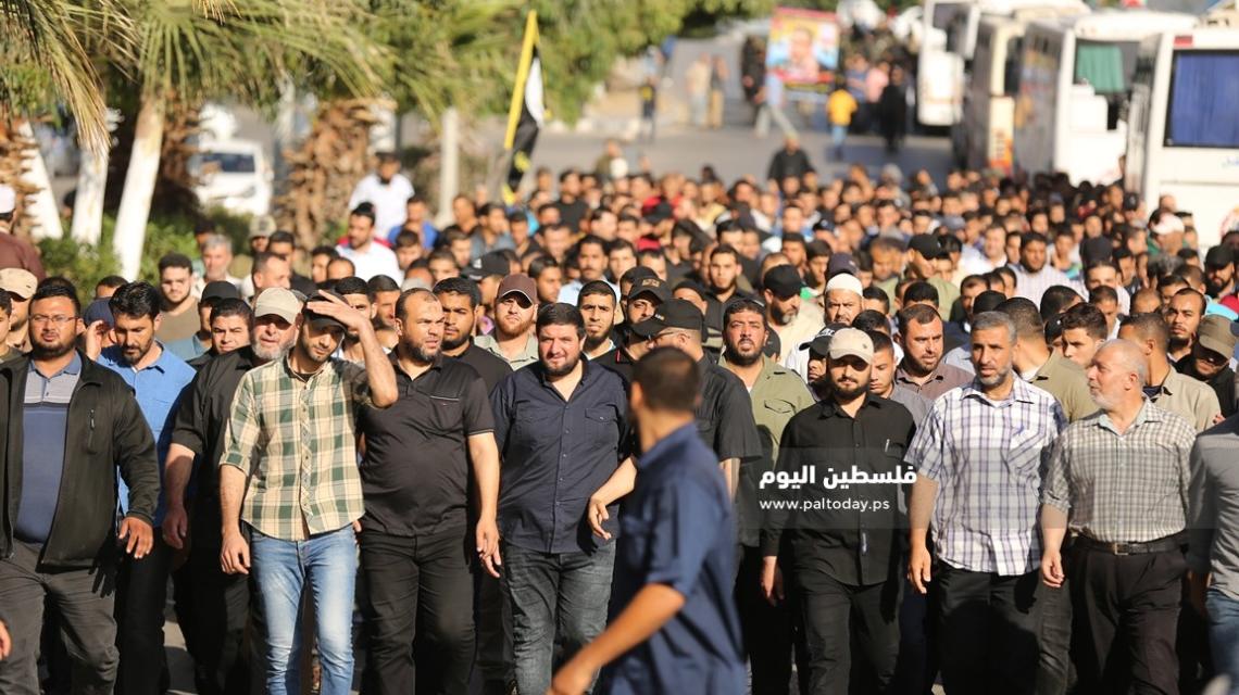 حشود جماهيرية تقدم واجب العزاء بوفاة القائد الدكتور رمضان شلح.