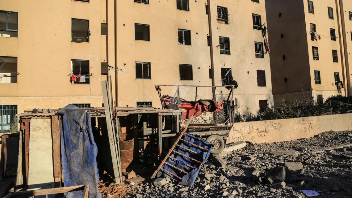 بالصور:عدسة فلسطين اليوم الإخبارية ترصد آثار القصف الإسرائيلي على منازل المواطنين في منطقة الشيخ زايد شمال قطاع غزة