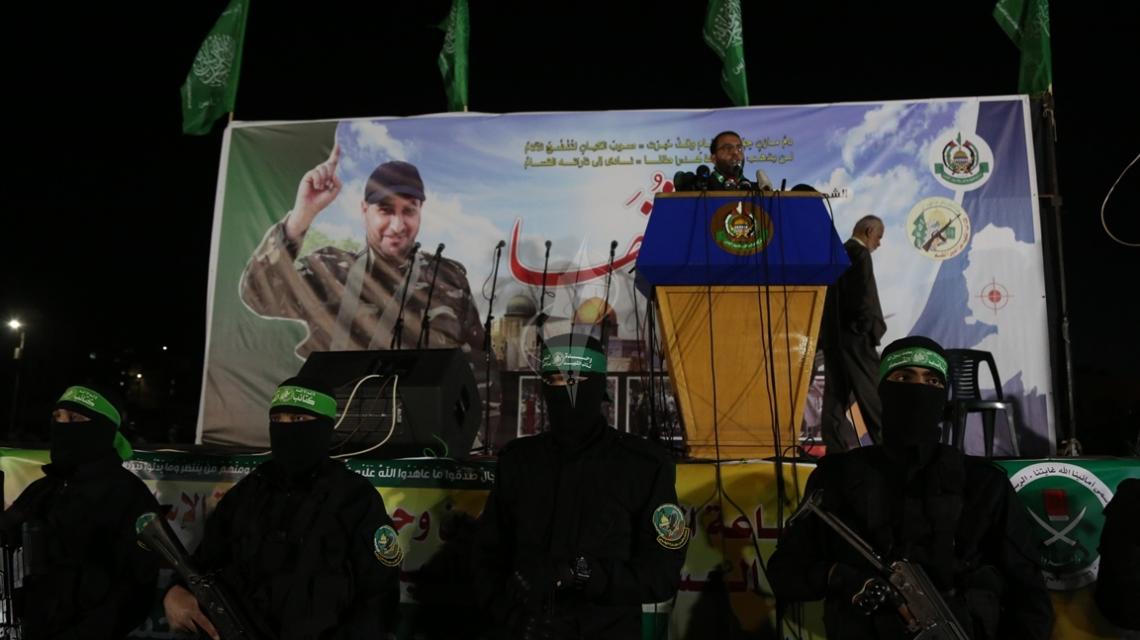 بالصور: مهرجان تأبين الشهيدمازن  فقها في ساحة الكتيبة بغزة