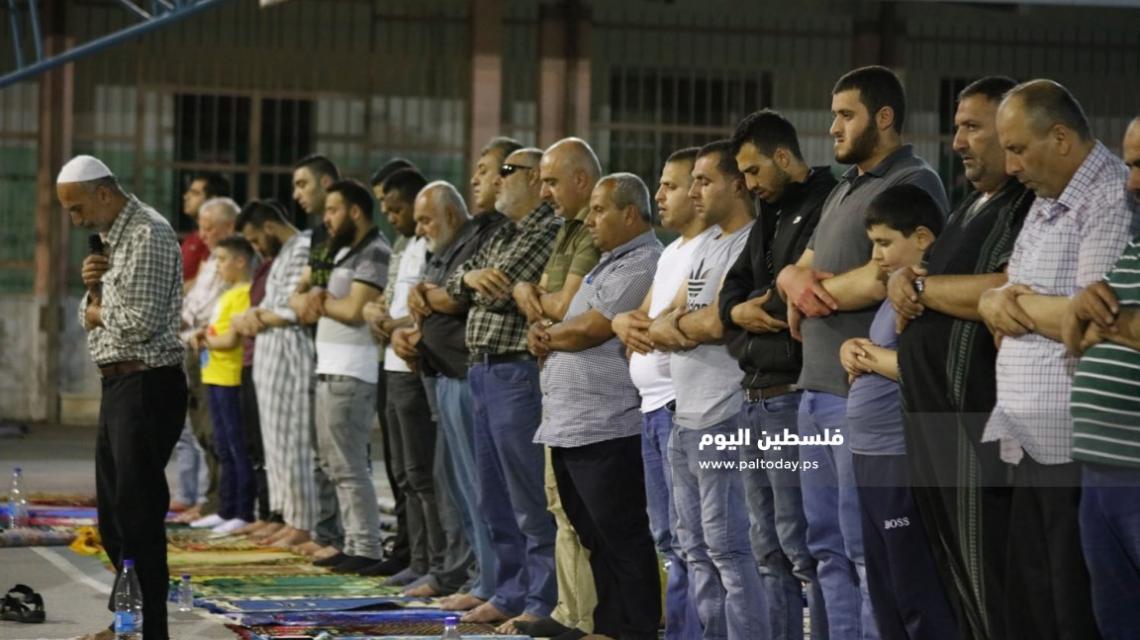 موطنون يحيون ليلة القدر في بلدة يعبد جنوب جنين