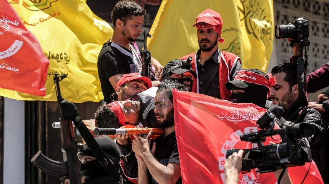 بالصور: جنازة الشهيد الصياد محمد بكر في مخيم الشاطئ غرب غزة