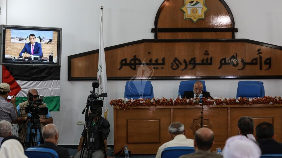 بالصور:دحلان في تشريعي غزة لأول مرة منذ 10 أعوام  عبر الفيديو كونفرس
