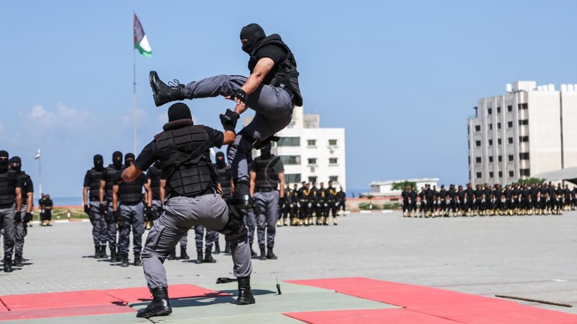 بالصور: وزارة الداخلية في غزة تخرج فوج الوحدة بالمديرية العامة للتدريب