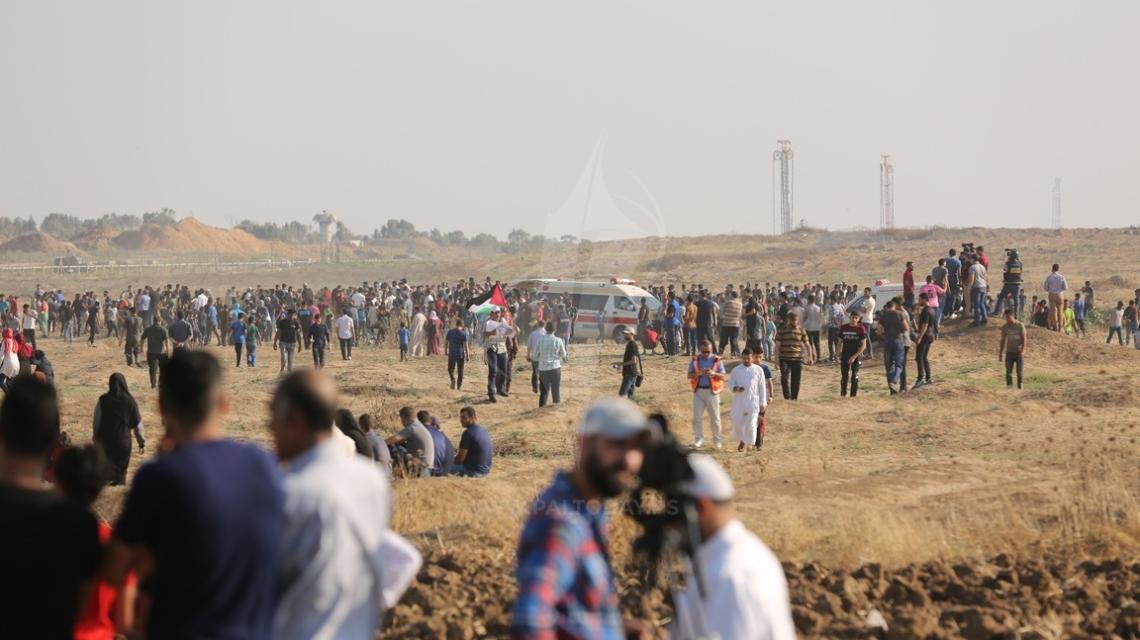 مشاركون بالجمعة الـ 62 لمسيرات العودة: الضفة لن تُهود بل سنحميها بدمائنا