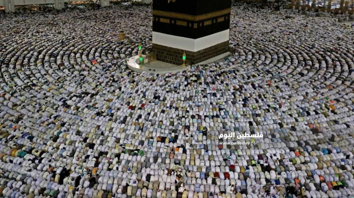 حجاج بيت الله في مكة مع بدء توافدهم من أقطار العالم لأداء مناسك الحج