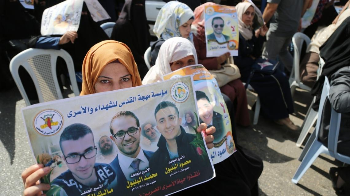 بالصور:مهجة القدس ولجنة الأسرى بغزة تنظمان مهرجان الانتصار للأسرى المضربين