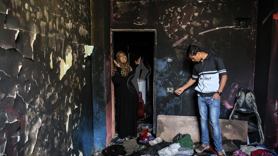 بالصور: حريق منزل عائلة الهندي بغزة