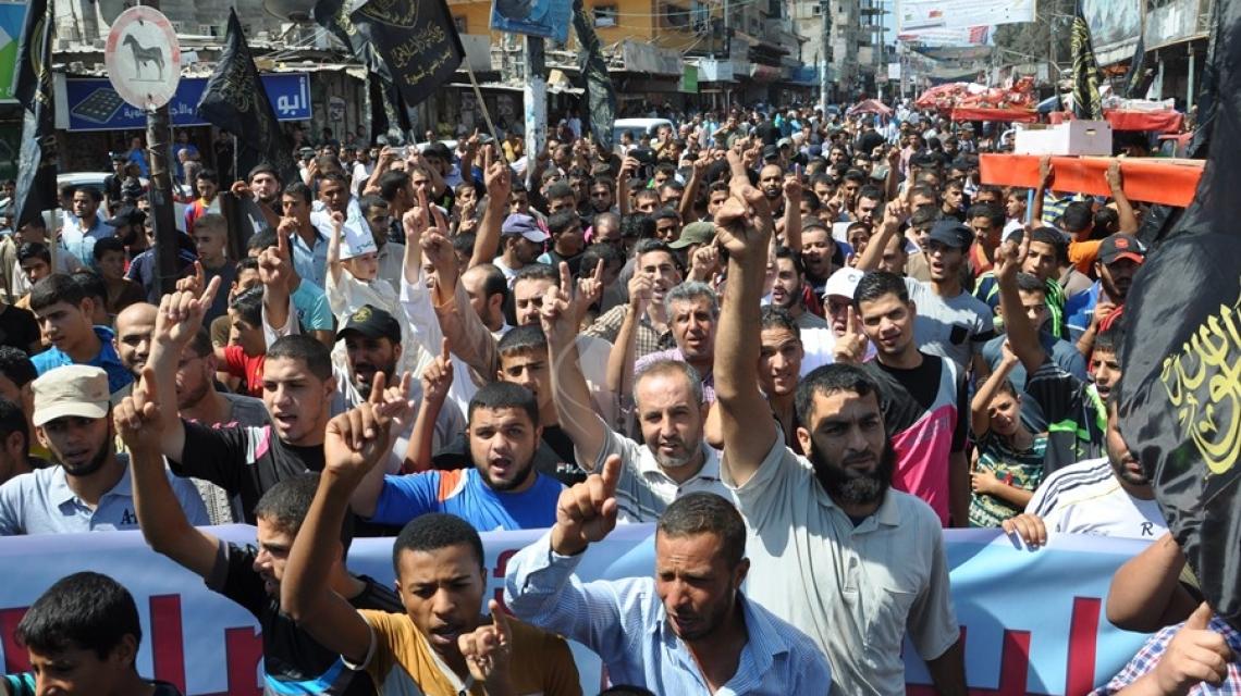 بالصور:الجهاد برفح تنظم مسيرة غضب نصرة للمسجد الاقصى