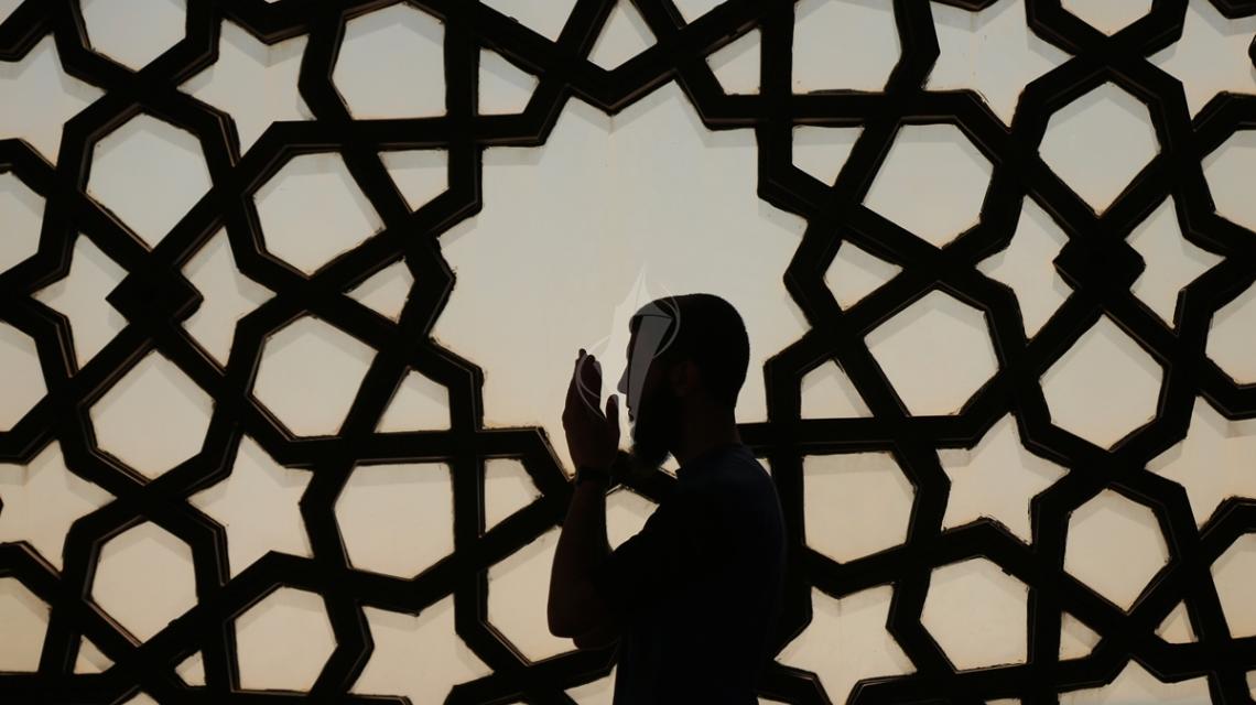 بالصور : مساجد قطاع غزة عامرة بالمصلين في اول أسبوع من رمضان