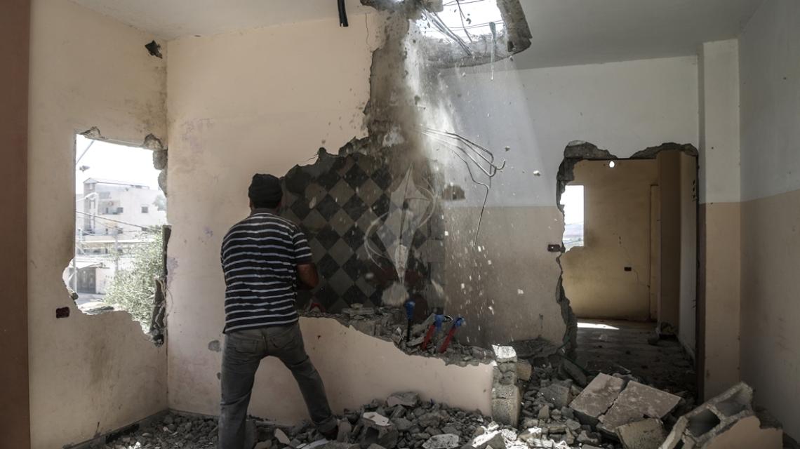بالصور:بيوت في غزة أُعيد إعمارها وأخرى مازالت تنتظر الإعمار بعد عامين من الحرب