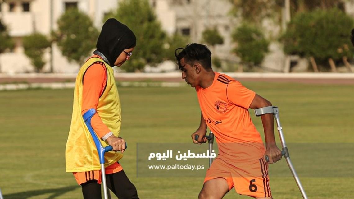 نهائي دوري كرة القدم بين أشبال وزهرات مبتوري الأقدام في غزة برعاية الصليب الأحمر 