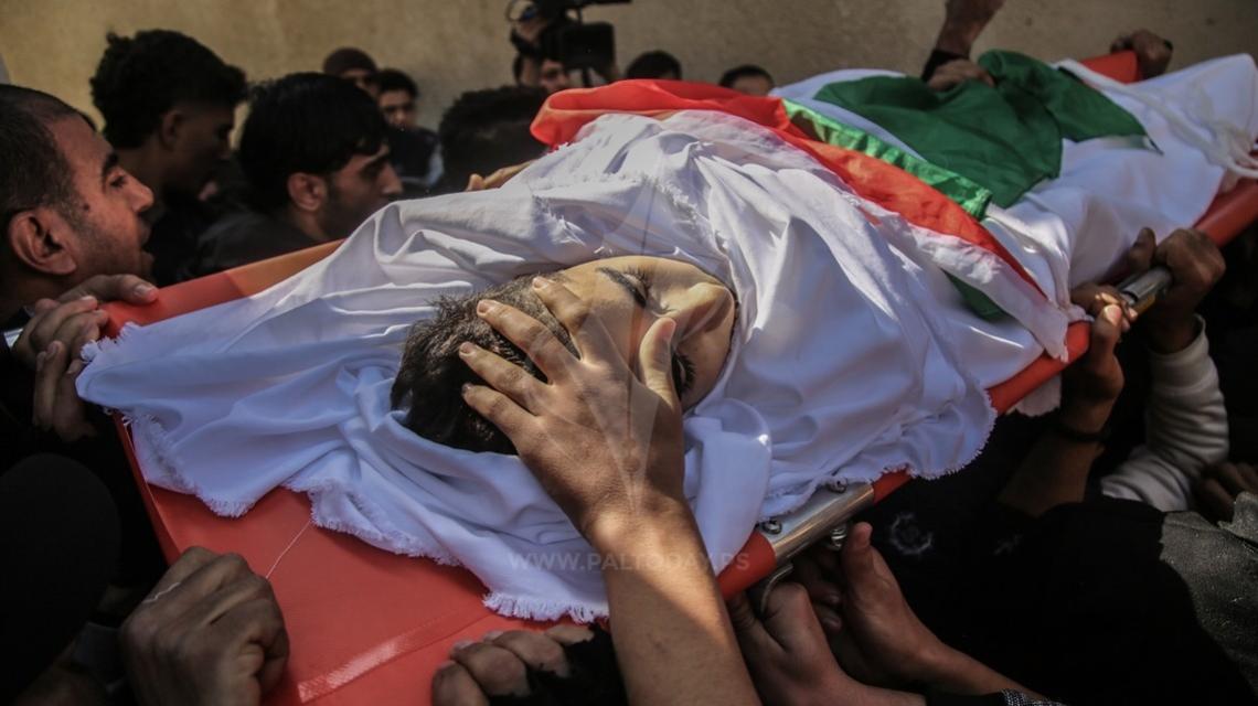 تشيع جثمان الشهيد الطفل محمد الجحجوج الذي استشهد برصاص الاحتلال شرق غزة أمس