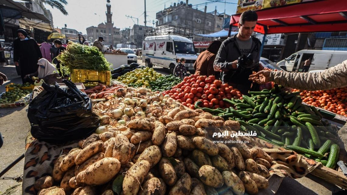 عودة الحياة العامة في مدينة خانيونس بعد يومين من الإغلاق الكامل