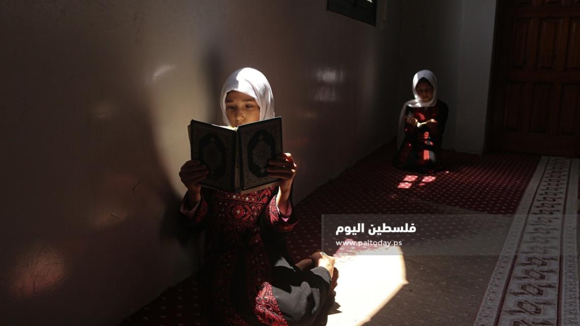 غزة: أطفال يواصلون حفظ القرآن الكريم في المساجد وسط اجراءات وقائية حذرة