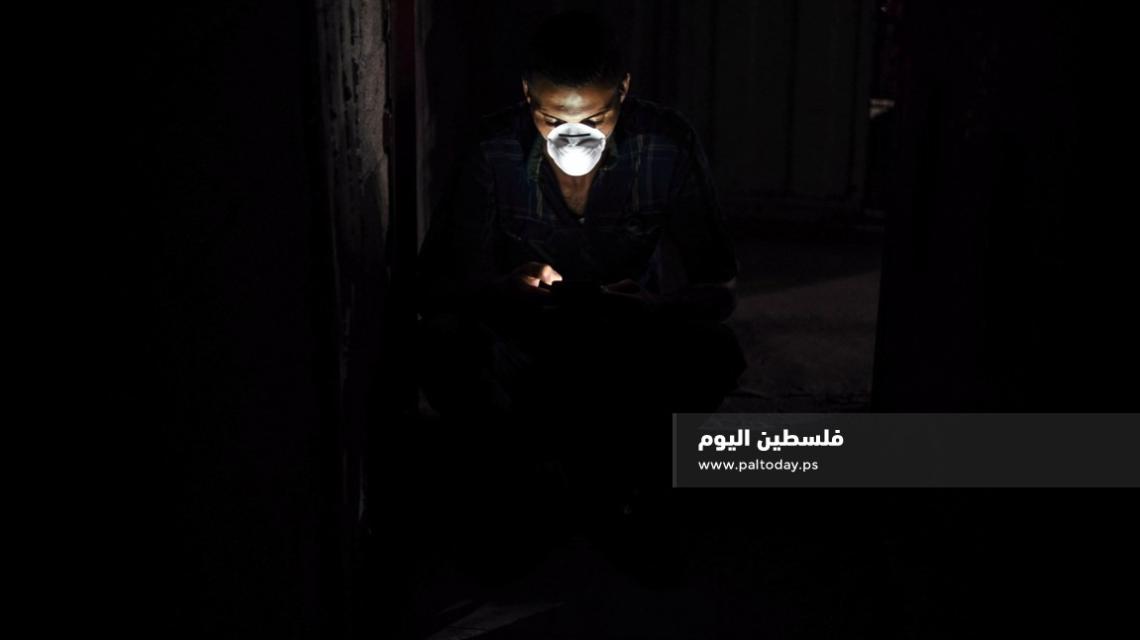 انقطاع الكهرباء وفايروس " كورونا" أزمة تخنق المواطن الغزي