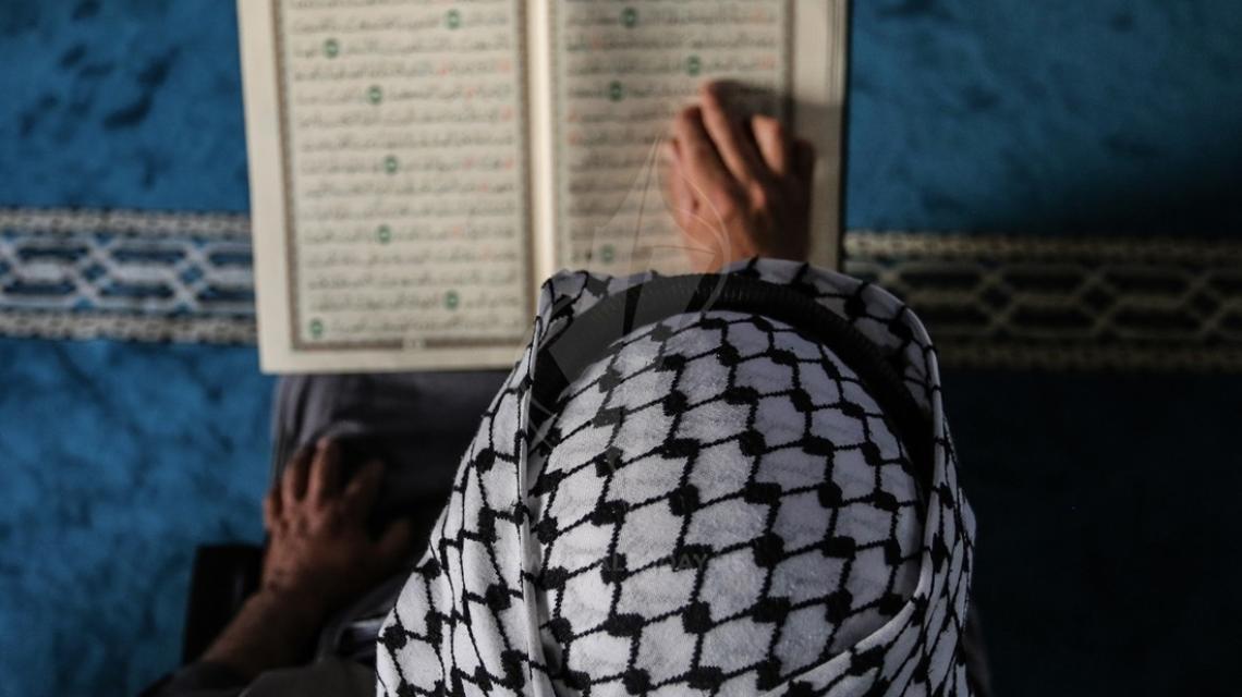 إقامة حلقات ذكر وتلاوة القرآن في المساجد بأول يوم من رمضان