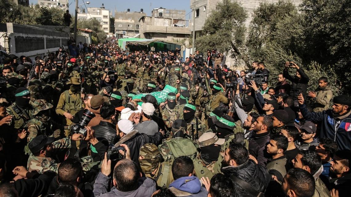 جماهير غفيرة تشيع جثمان الشهيد محمود النباهين