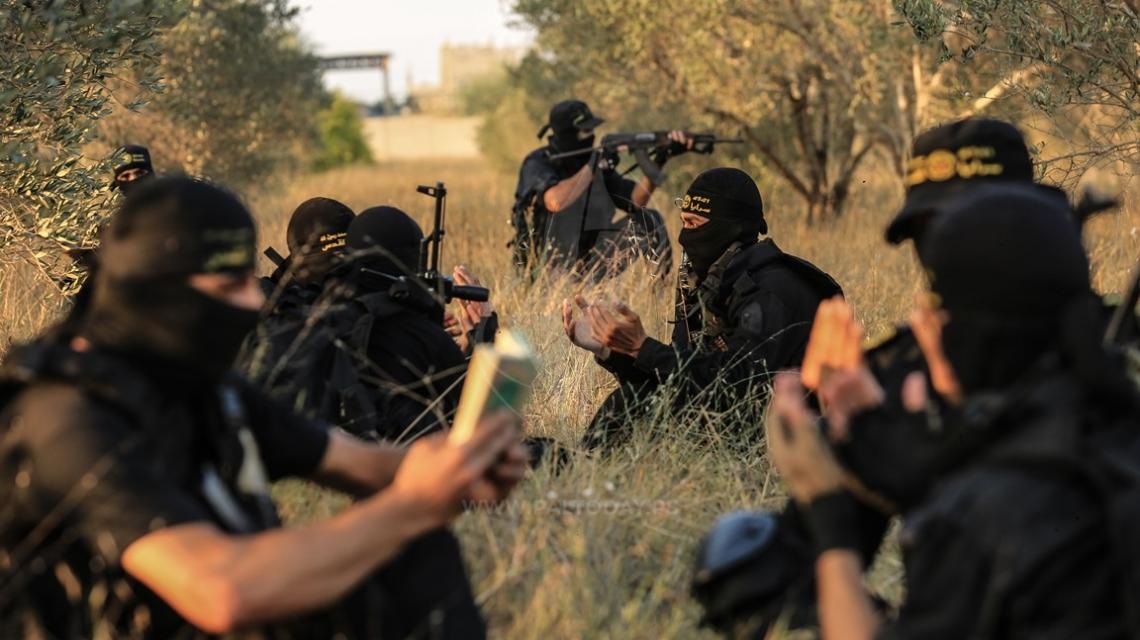 مقاتلون من سرايا القدس يرابطون على الحدود خلال شهر رمضان المبارك