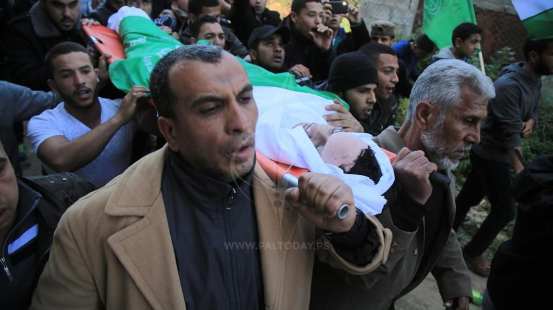 غزة تودع الشهيد "أبو زيد" الذي استشهد برصاص الاحتلال شرق حي الشجاعية