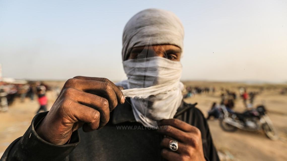 وجوه الشباب الفلسطيني الغاضب خلال مشاركتهم في مسيرة العودة الكبرى