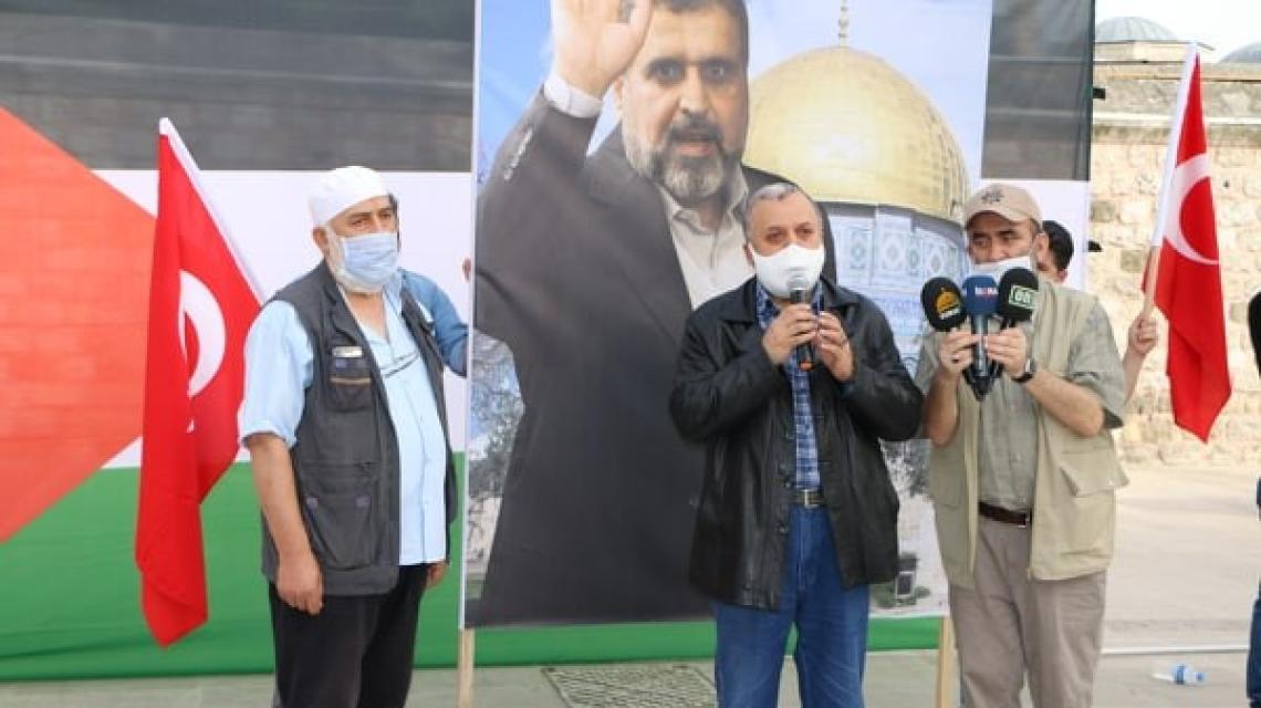 أداء صلاة الغائب على روح فقيد الأمة العربية والإسلامية الدكتور رمضان عبدالله شلح في مسجد الفاتح في اسطنبول