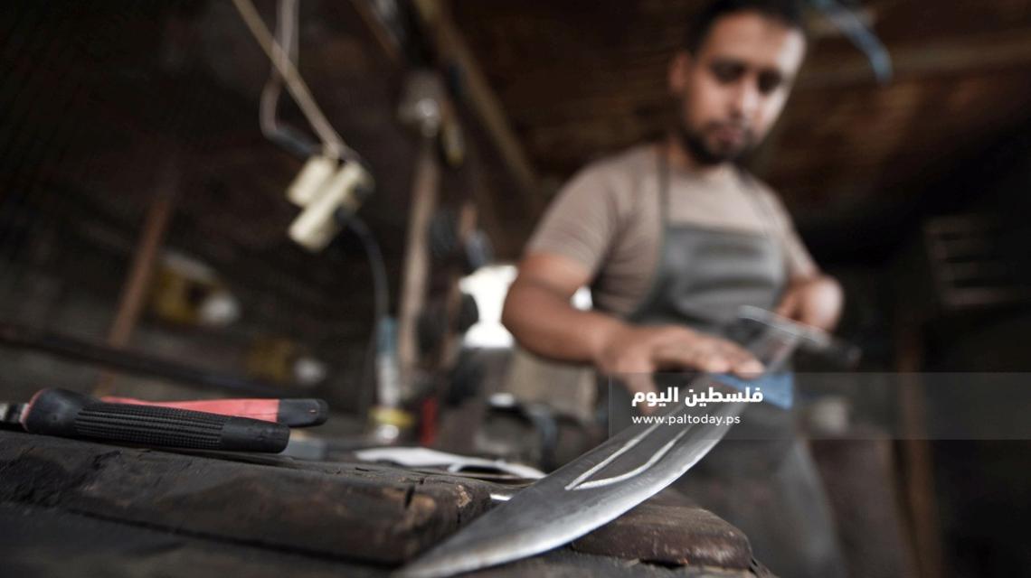"سيف".. من الهندسة لنصلِ السيوف