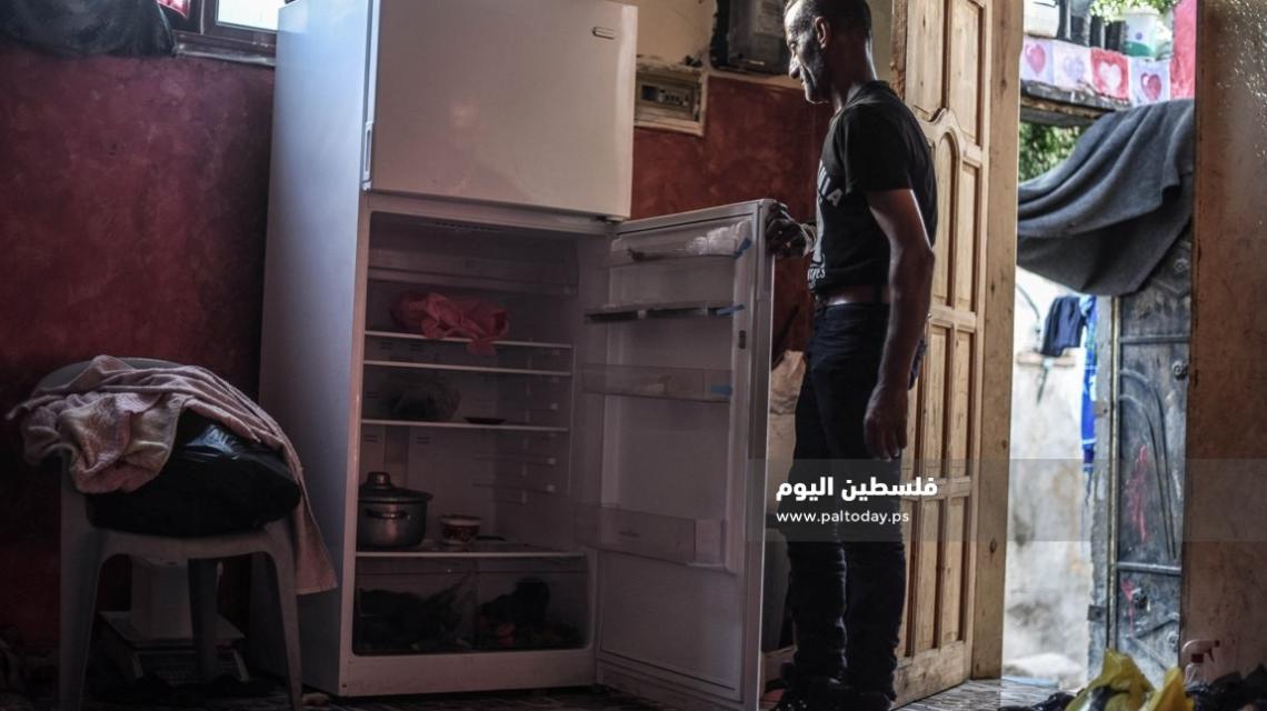 "ثلاجات شبه فارغة".. الأزمة الاقتصادية تطيح بالقدرة الشرائية فى غزة 