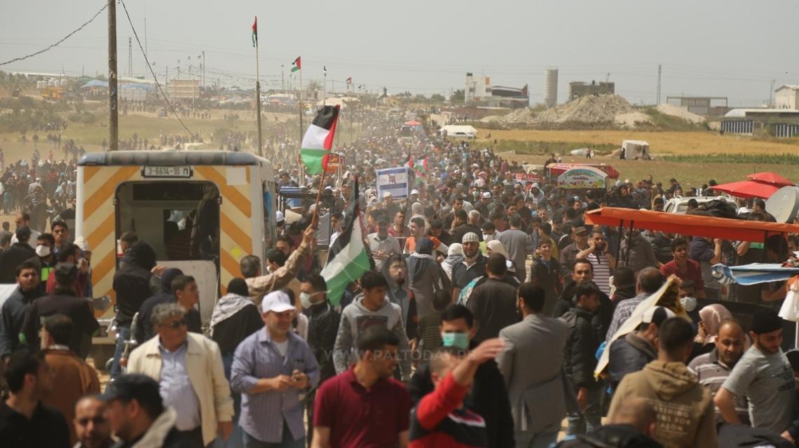 مواجهات مع قوات الاحتلال في جمعة حرق العلم شرقي مدينة غزة