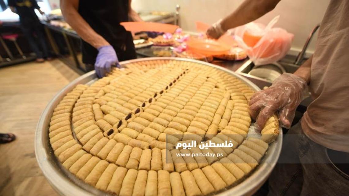محلات الحلويات تتجهز لاستقبال المهنئين بنجاح الثانوية العامة