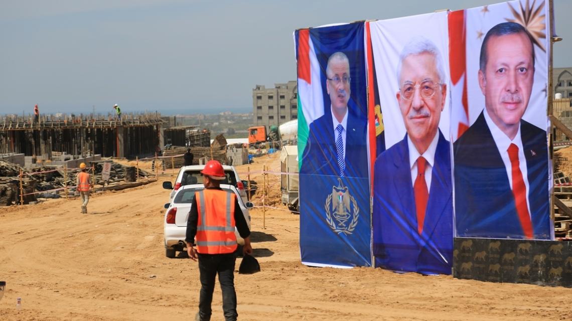 بالصور: وزارة الاشغال تضع حجر اساس اعادة انشاء 320وحدة سكنية لمتضرري حرب2014بتمويل تركى في حجر الديك