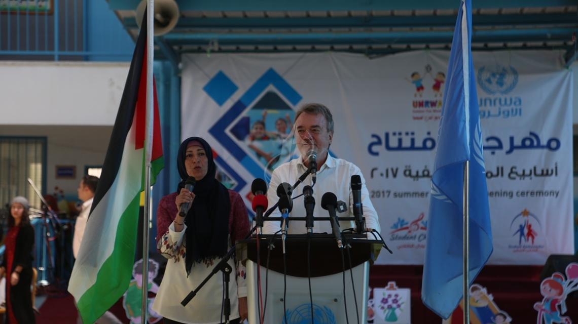 بالصور: الاونروا تفتتح مخيمات أسابيع المرح الصيفية بحضور مدير عمليات الاونروا بو شاك