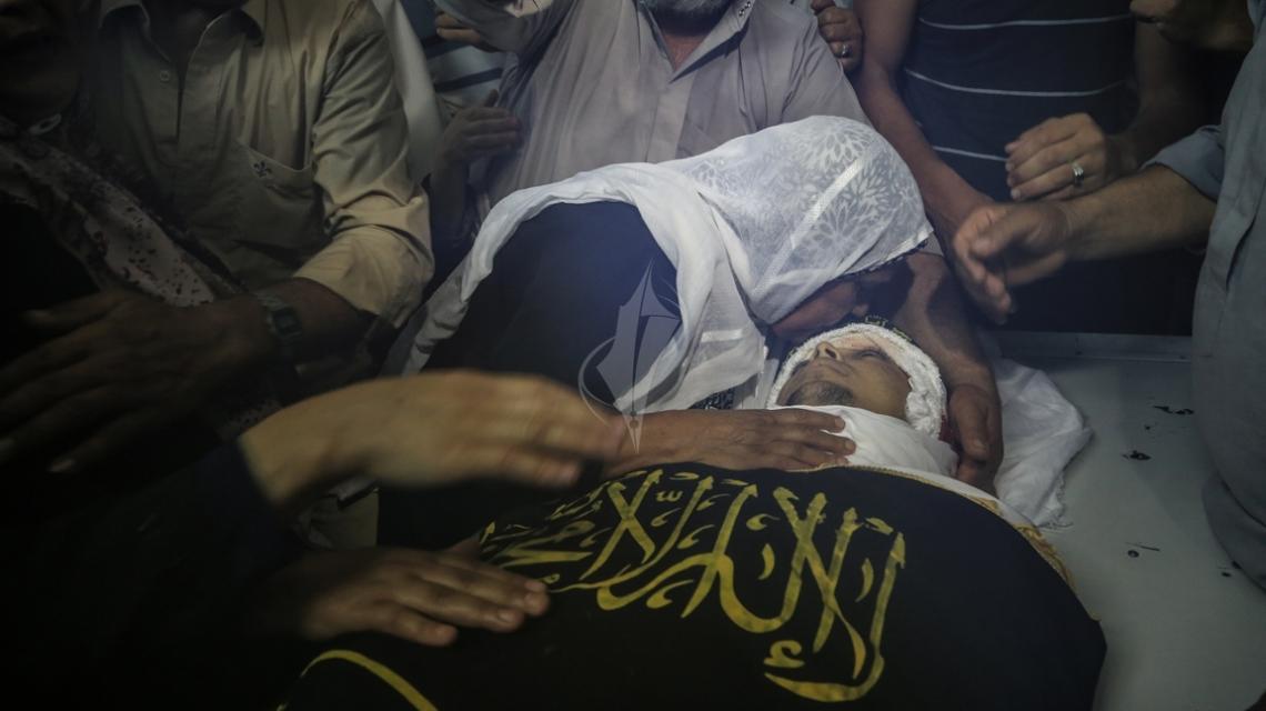 بالصور:جماهير غفيرة تشيع شهيد سرايا القدس بمشاركة قيادات فلسطينية من كافة الفصائل