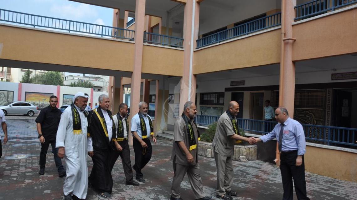 بالصور:وفد من الجهاد الاسلامي والرابطة الاسلامية يزور قاعة امتحانات الثانوية العامة بغزة