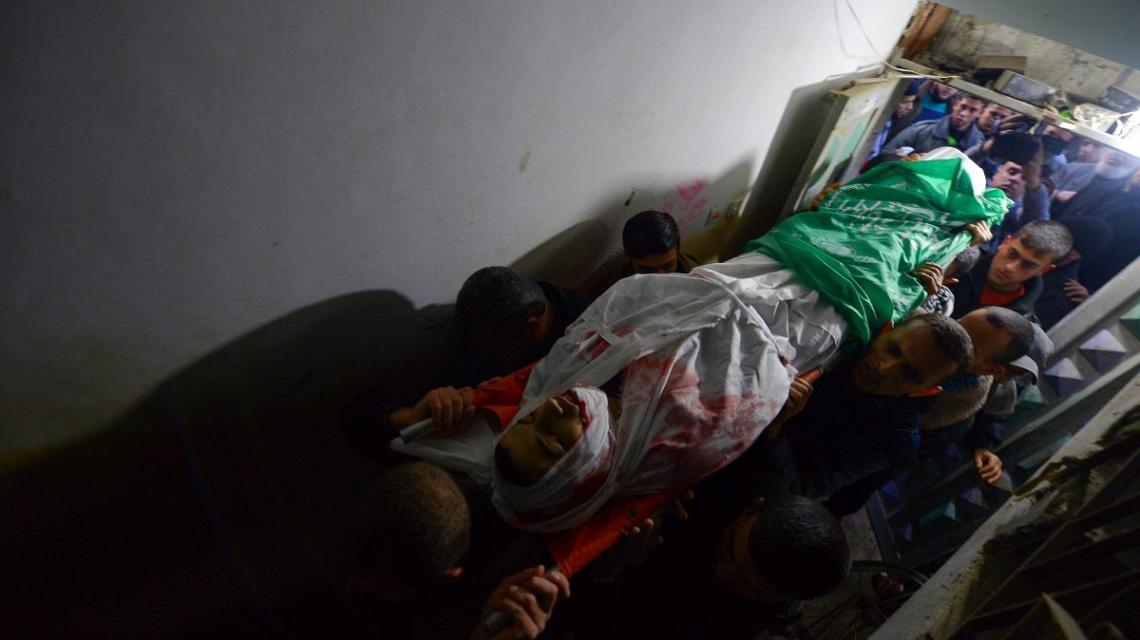 بالصور:تشييع جثمان الشهيد محمد أبو زايد (22) عاماً فى  مخيم البريج وسط القطاع