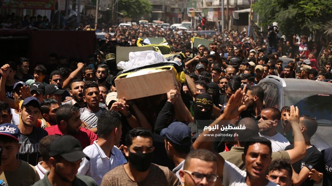 الآلاف يشاركون في تشيع جثامين شهداء سرايا القدس شرق الشجاعية