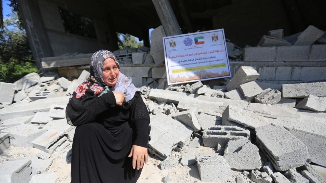 بالصور:القصف الذي تعرض له منزل المواطنة صبحية مريش شرق غزة