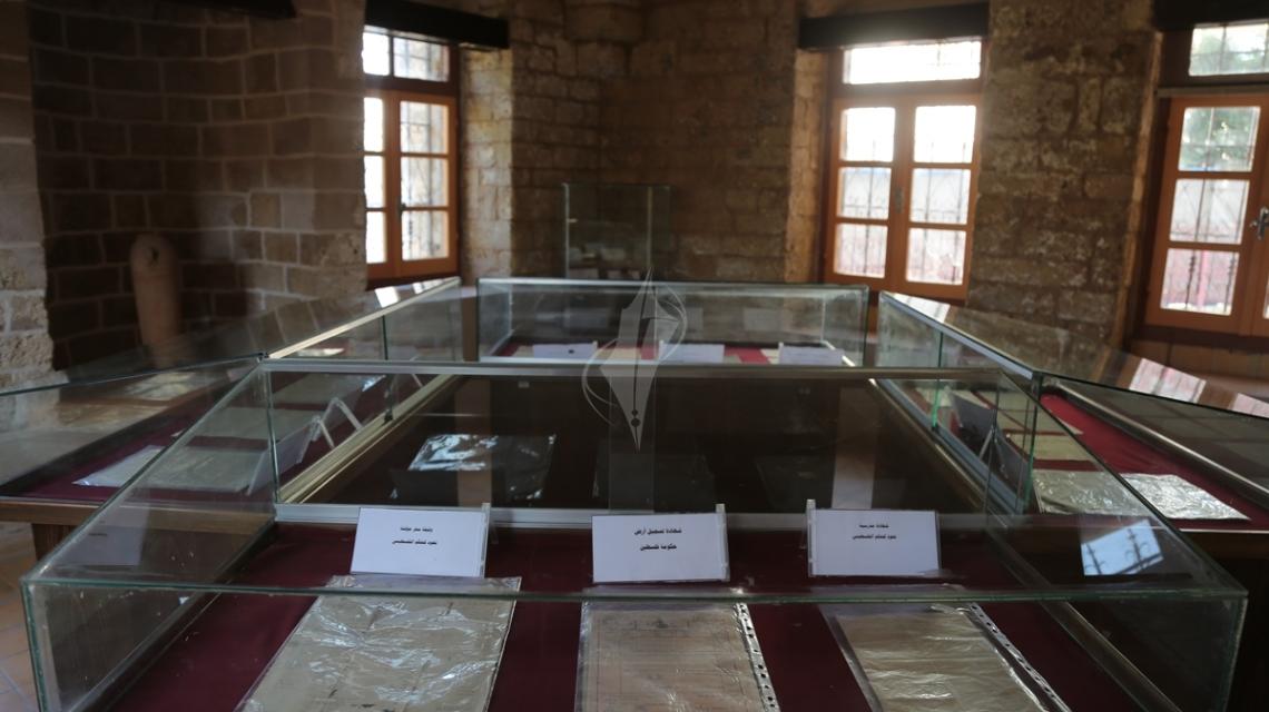 بالصور:معرض كنوز فلسطينية من إشراف وزارة السياحة الأثار بغزة