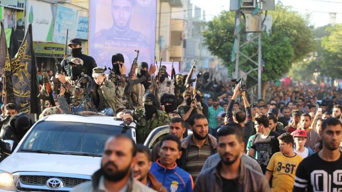 بالصور:جنازة رمزية وصلاة غائب على الشهداء المفقودين جراء قصف نفق الحرية