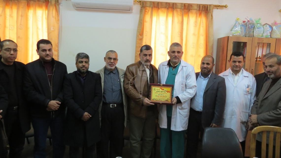 وفد من قيادة الجهاد الاسلامى يزور مستشفي ابو يوسف النجار برفح